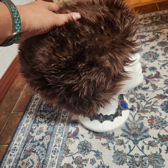 TUSCAN Lamb Brown Winter Hat - Picture 3 of 16